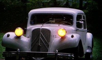 Diva 1981 - Citroën 11 Normale 1954.jpg