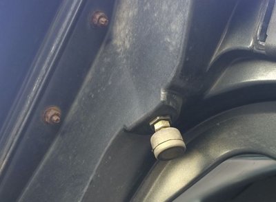 Activa_rubber_studs.JPG