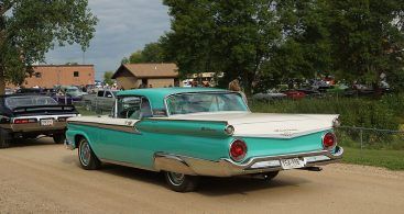 filesunburg-trolls-1959-ford-fairlane-500-galaxie-skyliner-1959-ford-fairlane-367x195.jpg