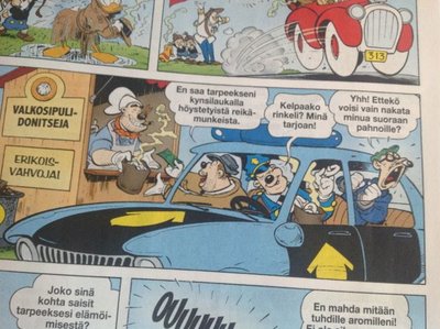 Poliisiauto sarjakuvassa Pahan vainu, Aku Ankka 14/2013.