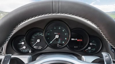 911_50_cockpit.JPG