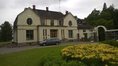 Villa Ahlström Kauttuan ruukinpuistossa Eurassa.