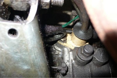 BX GTI  Nopeumittarin vaijerin jakolaatikon liitos.JPG