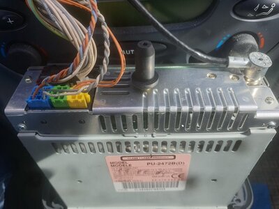 C5 radio takaa.jpg